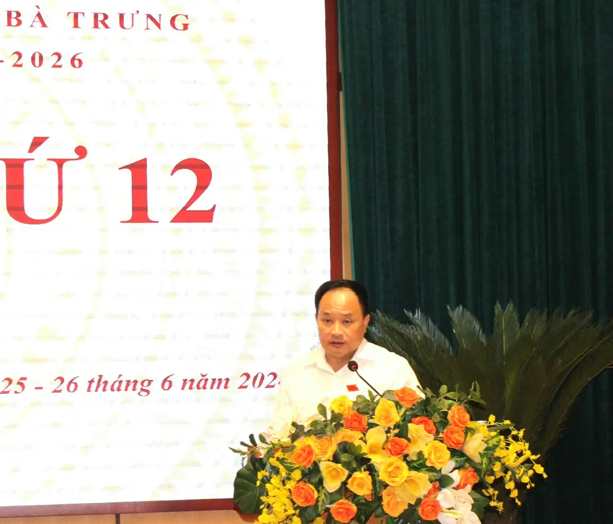 Quận Hai Bà Trưng: thông qua 17 tờ trình, 17 dự thảo nghị quyết quan trọng