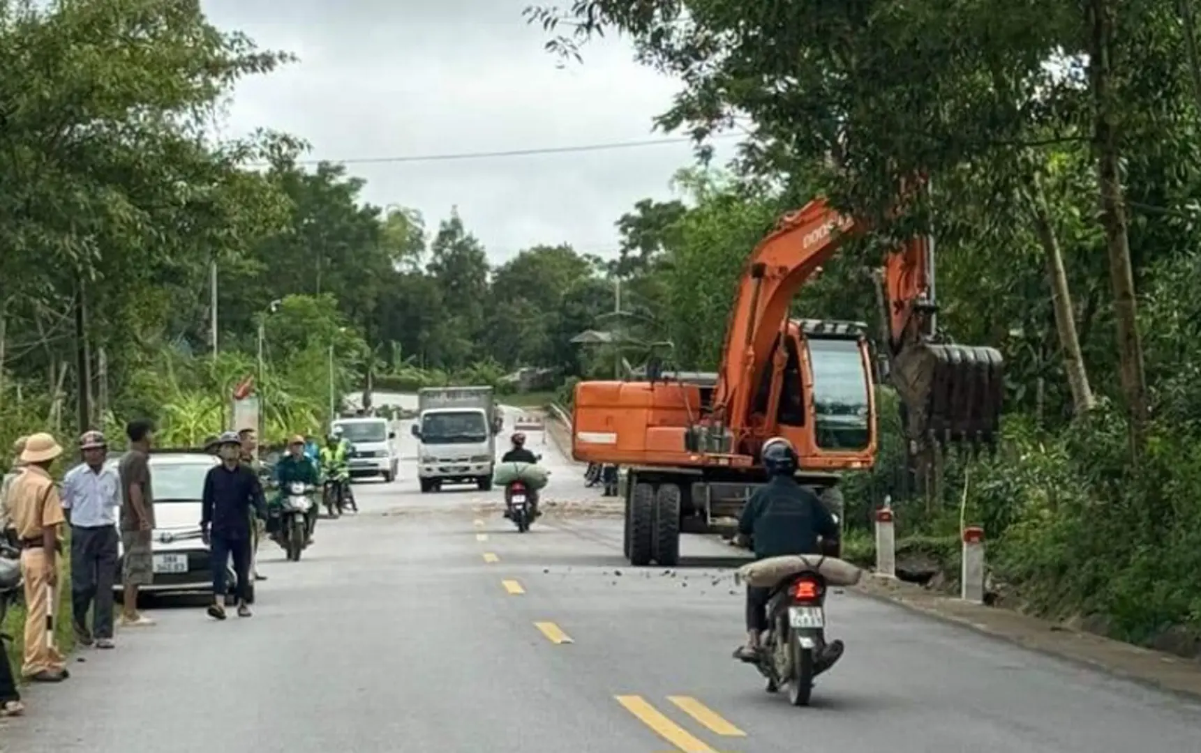 Hà Tĩnh: ra quân giải tỏa hành lang giao thông đường Hồ Chí Minh