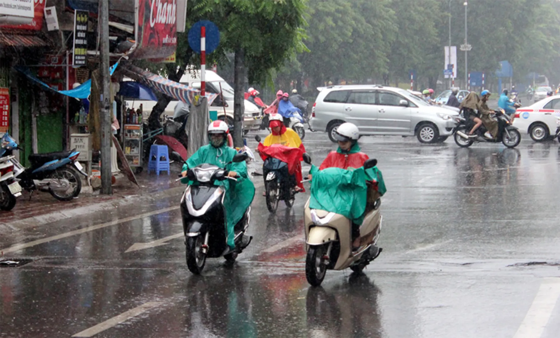 Dự báo thời tiết ngày 23/7/2024: Hà Nội gió Bắc cấp 3, cục bộ mưa to