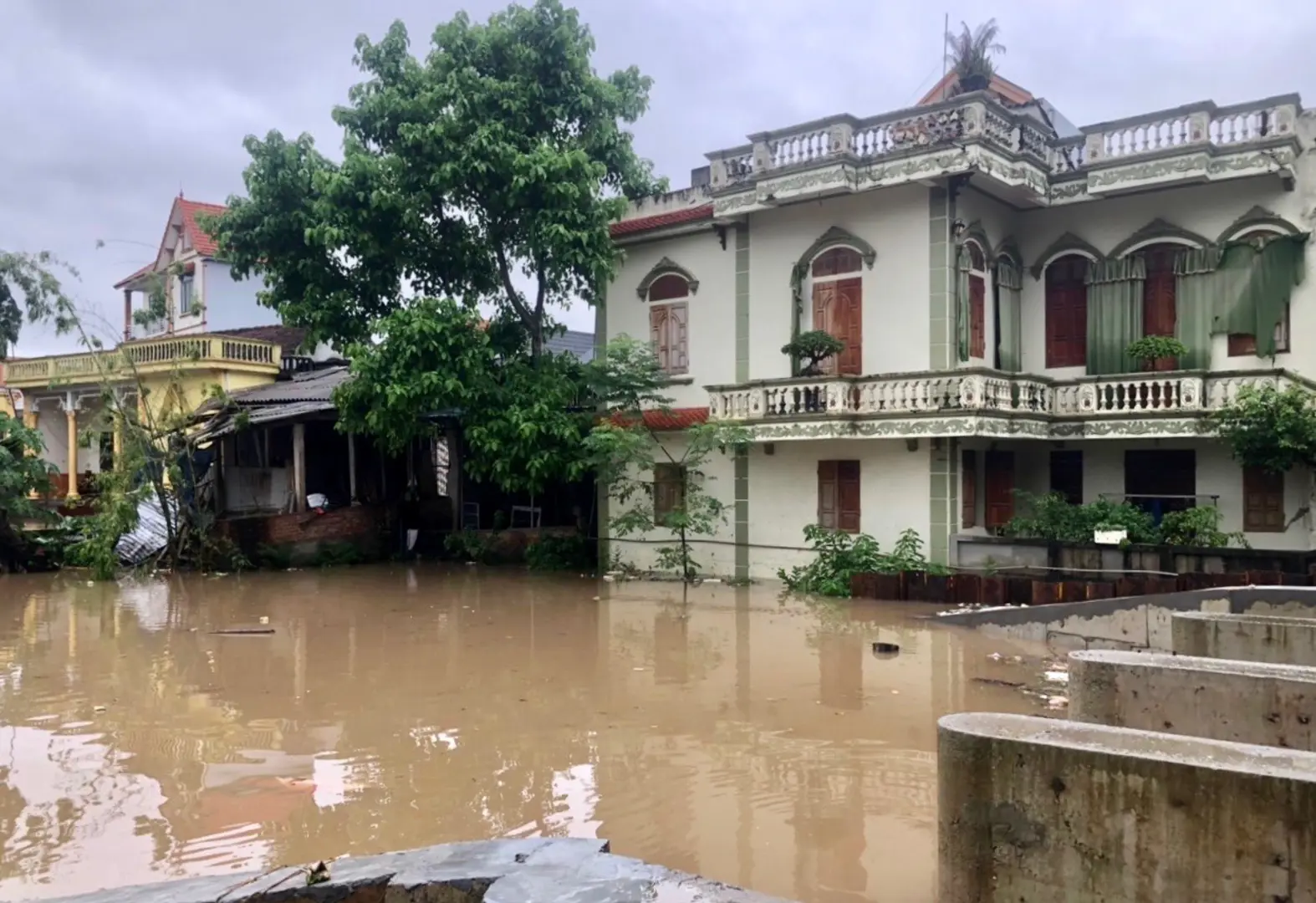 Hà Nội: nước sông Bùi lên cao, hàng chục hộ dân phải sơ tán