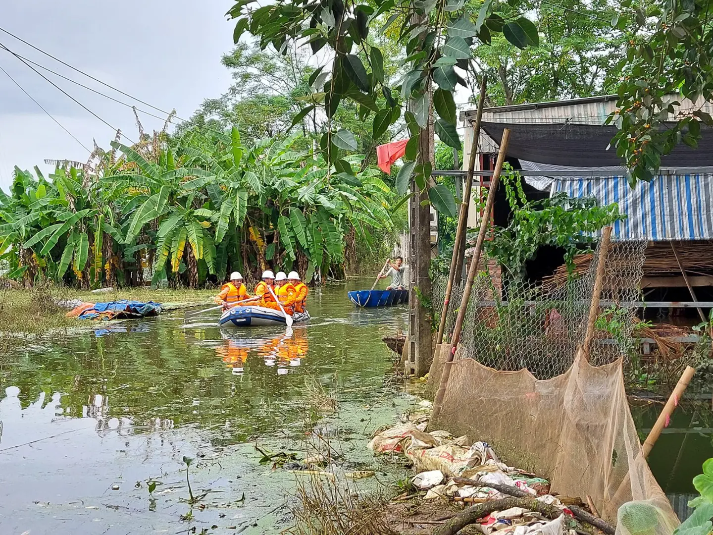 Một ngày ở "rốn lũ" Nam Phương Tiến