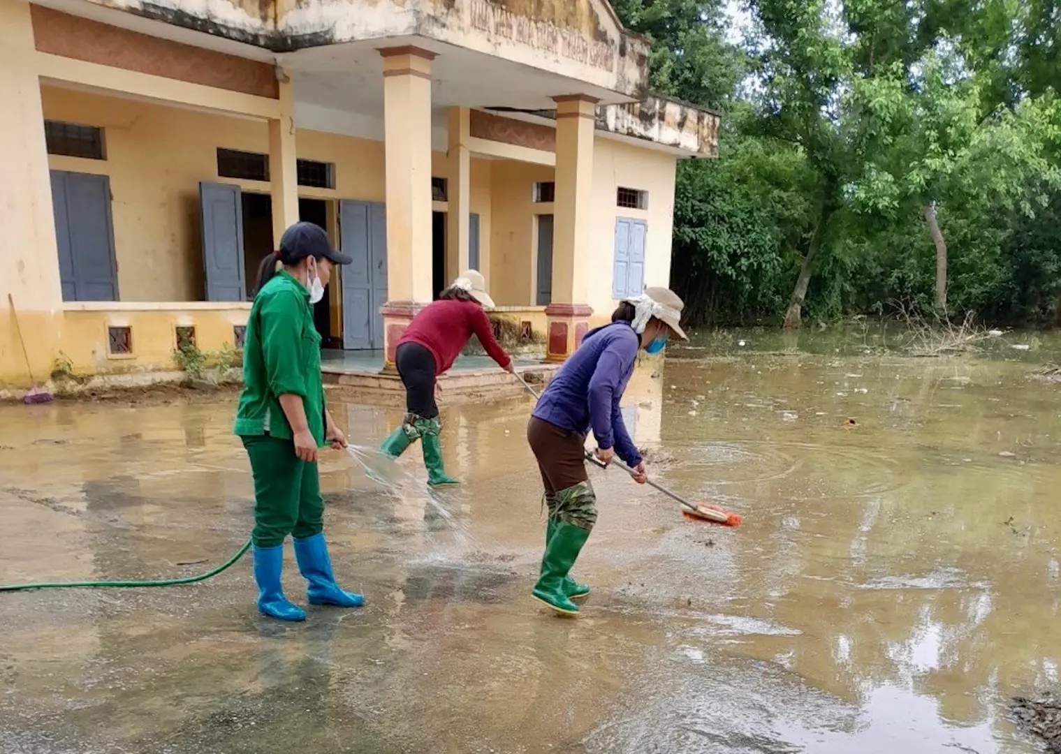 Hà Nội: mực nước các sông đang xuống, số hộ dân bị ngập tiếp tục giảm