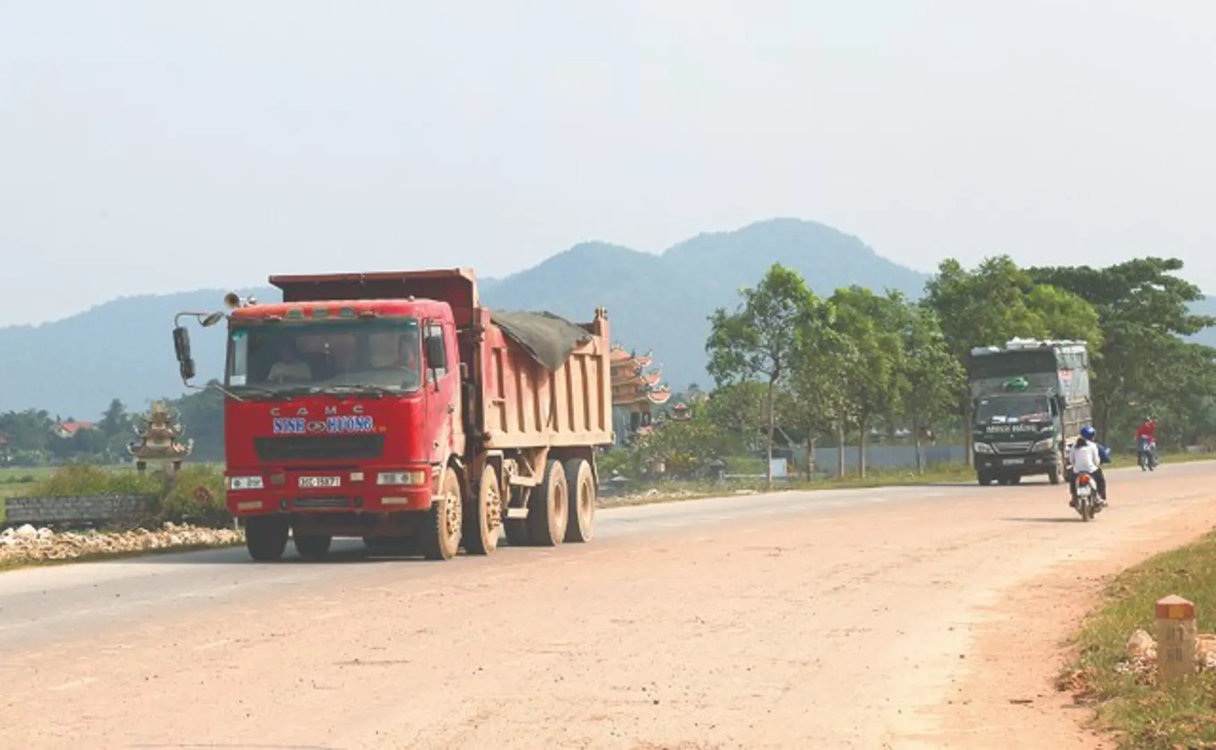 Vì sao chưa thể đầu tư, cải tạo hàng loạt quốc lộ xuống cấp?