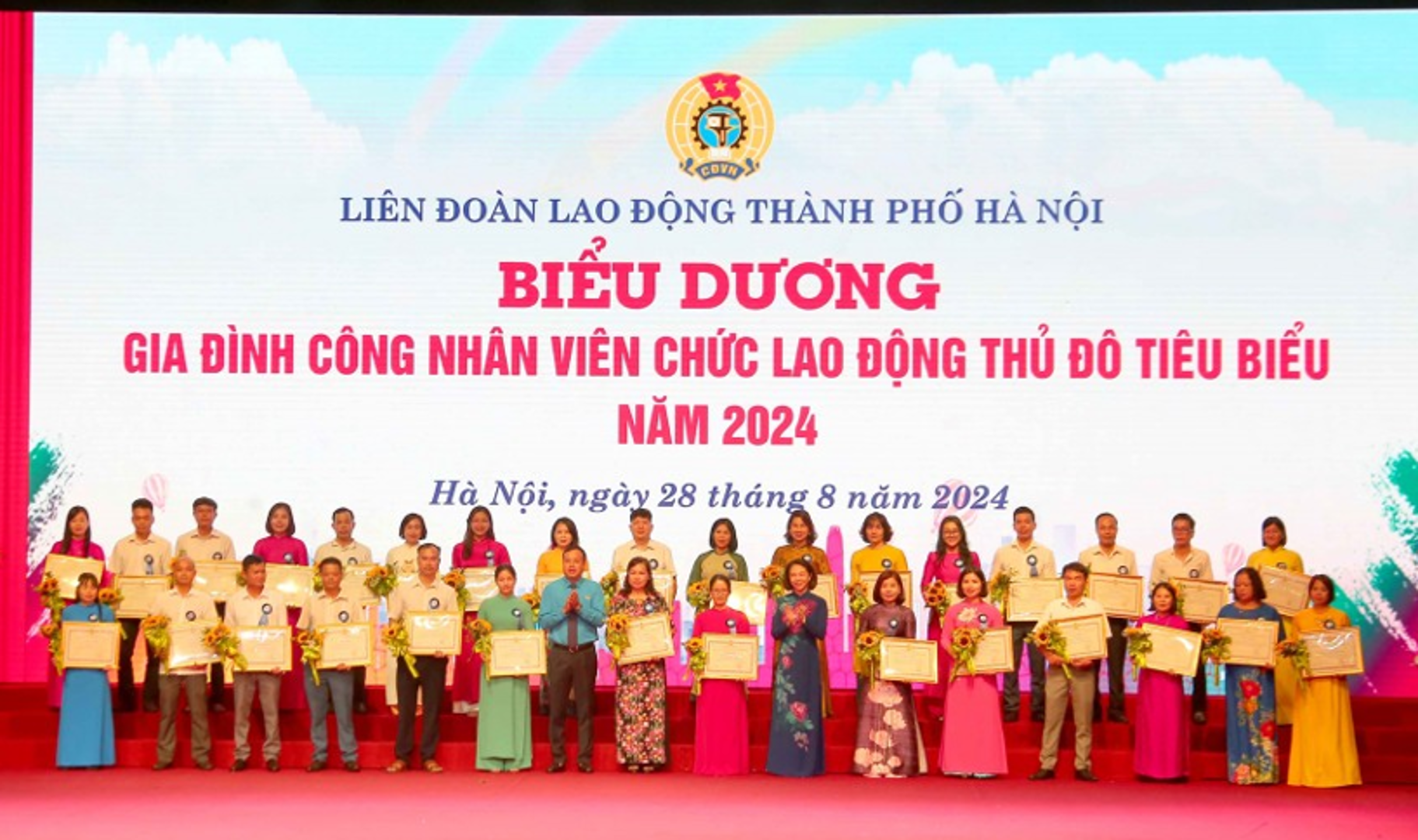 Hà Nội: biểu dương các gia đình người lao động tiêu biểu năm 2024 