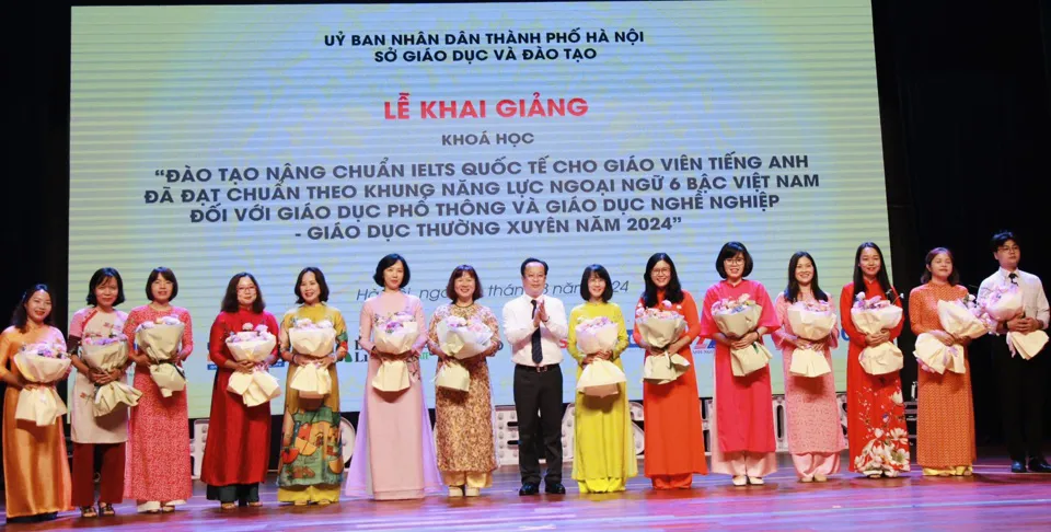 Nâng chất giáo viên dạy tiếng Anh