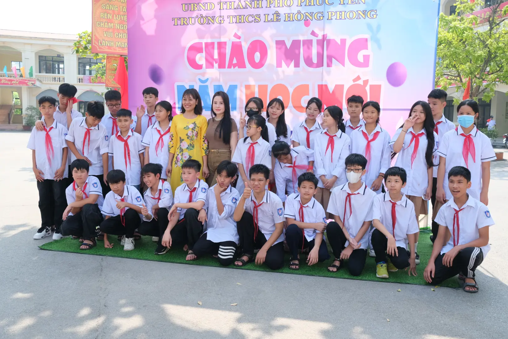 Học sinh Vĩnh Phúc tưng bừng đón chào năm học mới