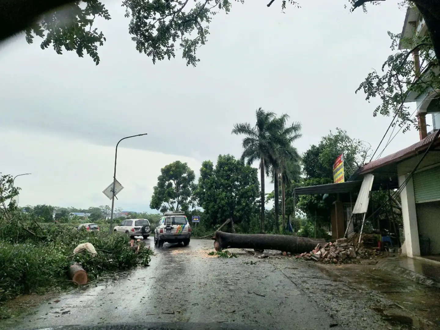 Huyện Chương Mỹ bảo đảm giao thông thông suốt ngay cả trong mưa bão