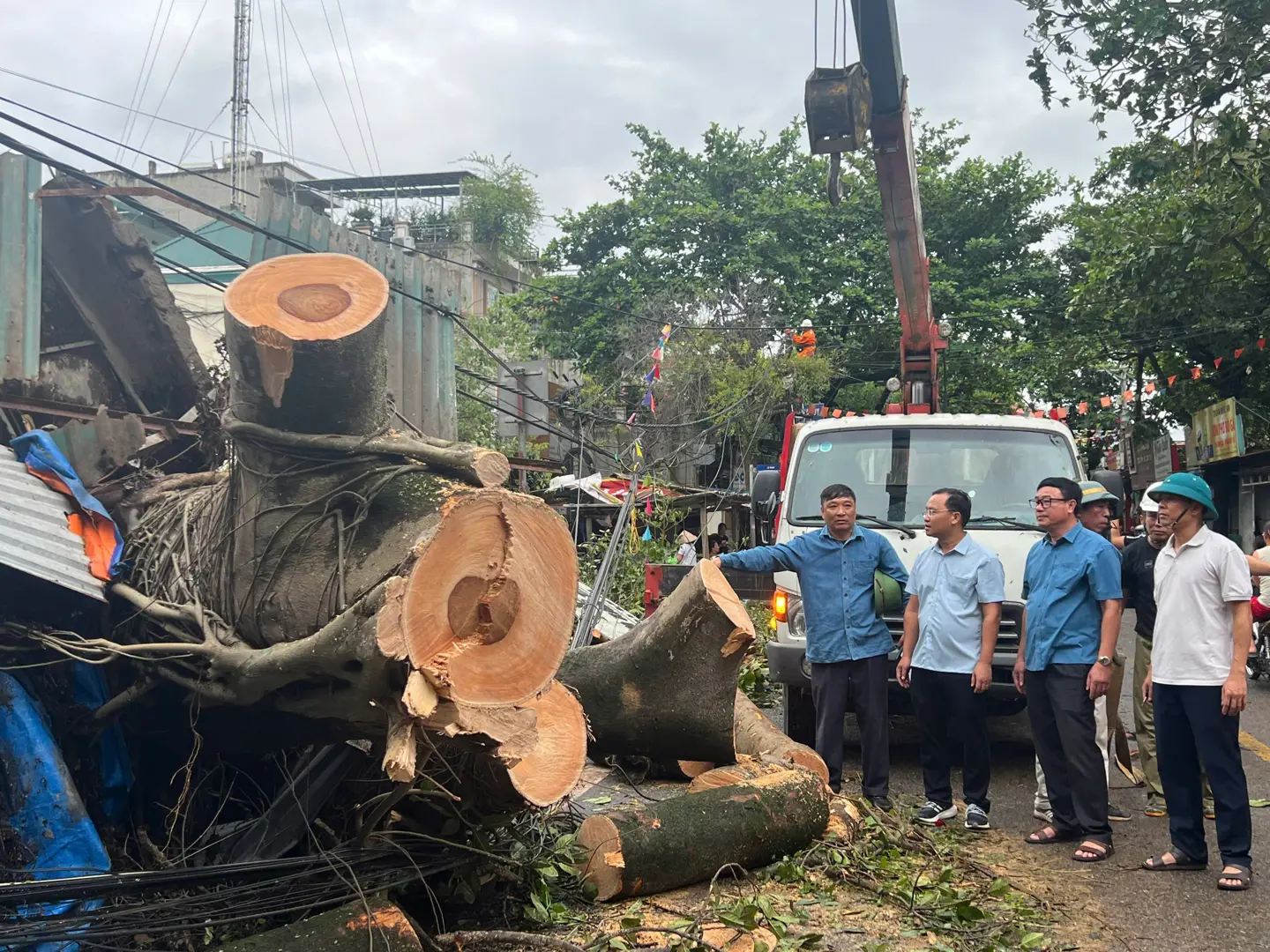 Ứng Hòa: vận hành 7 trạm bơm tiêu thoát úng do bão số 3