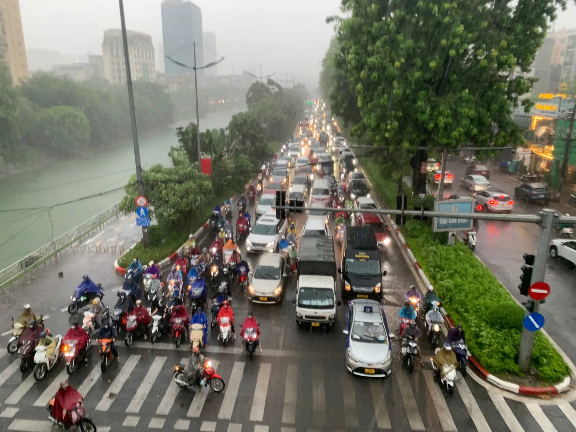 Hà Nội cần kịch bản giao thông ứng phó thiên tai hiệu quả hơn