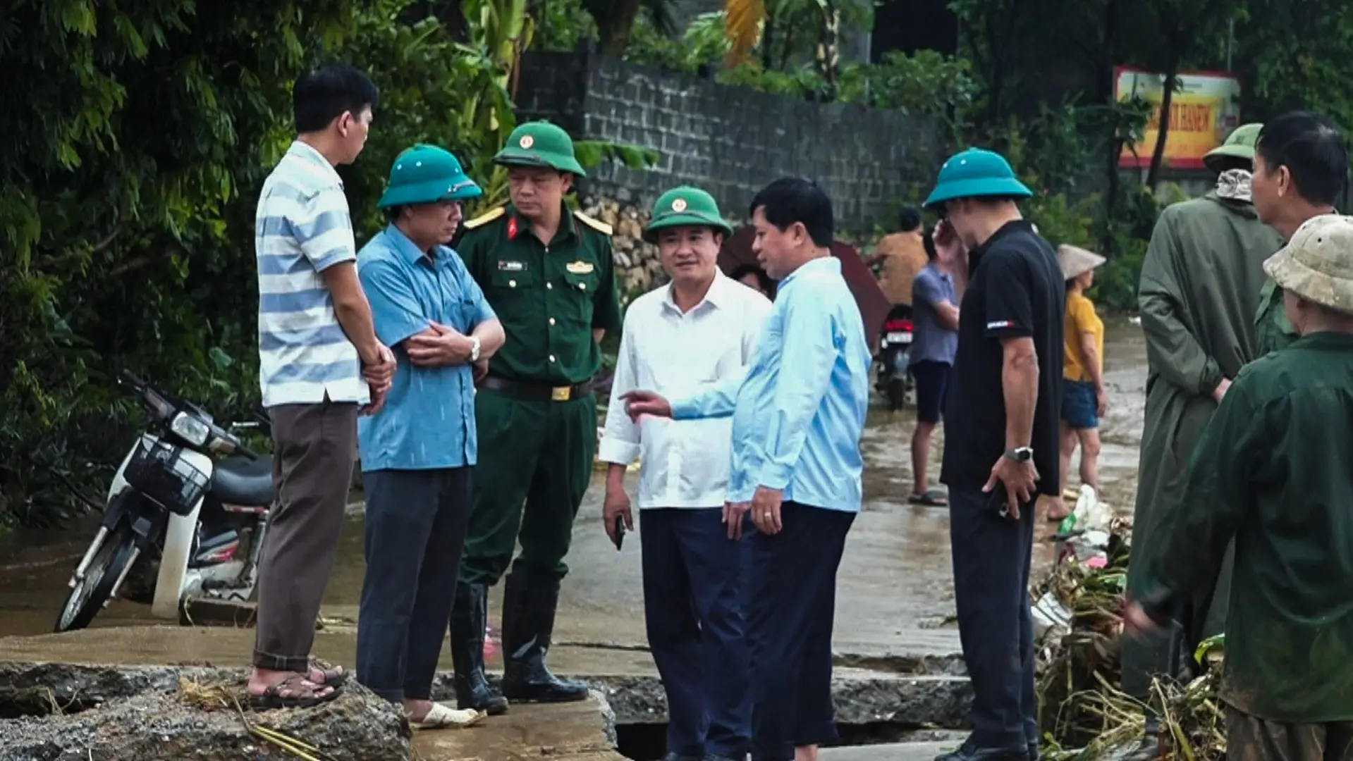 Huyện Ba Vì hỗ trợ người dân ổn định cuộc sống sau bão Yagi