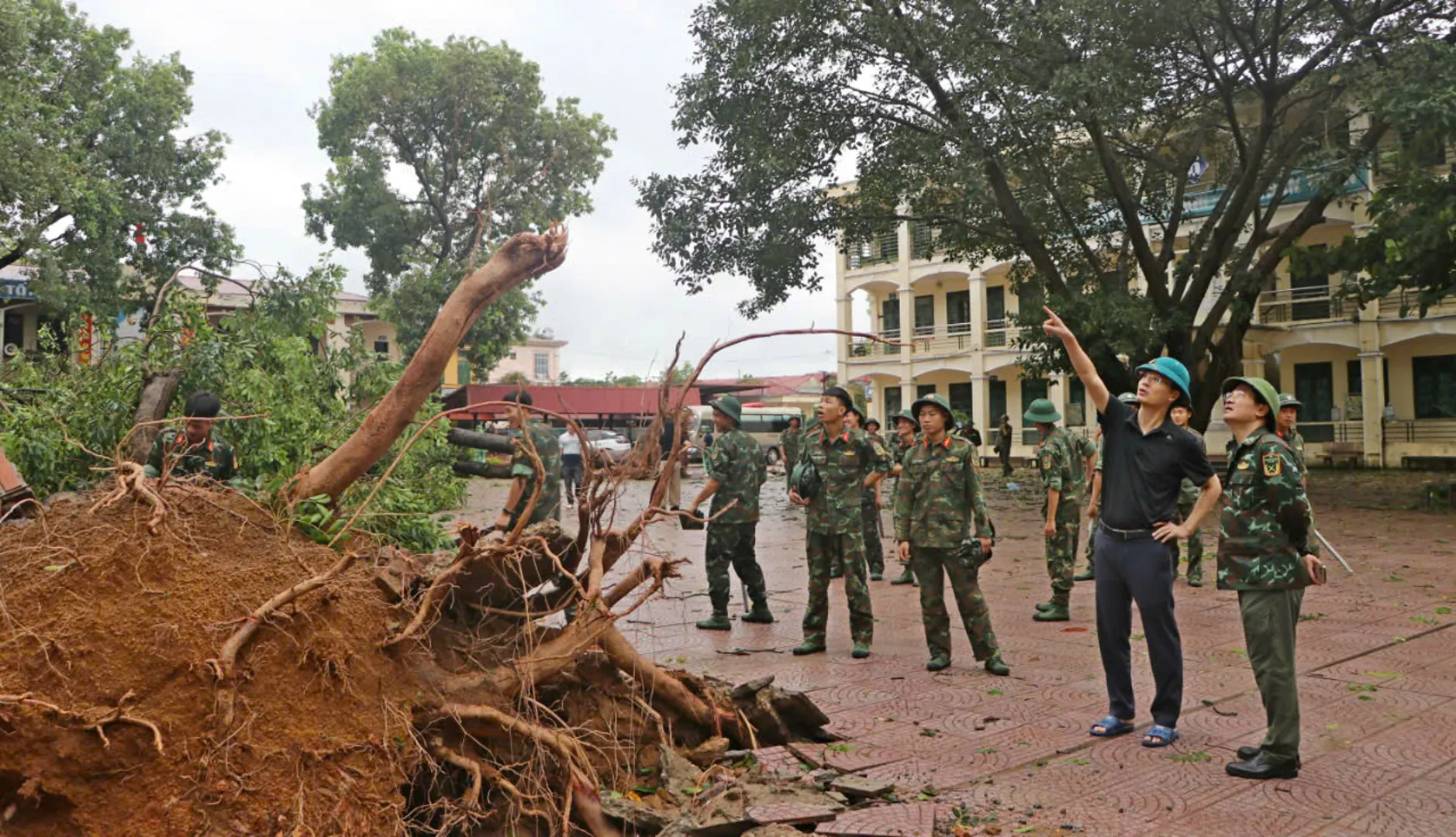 Sơn Tây khắc phục hậu quả bão số 3