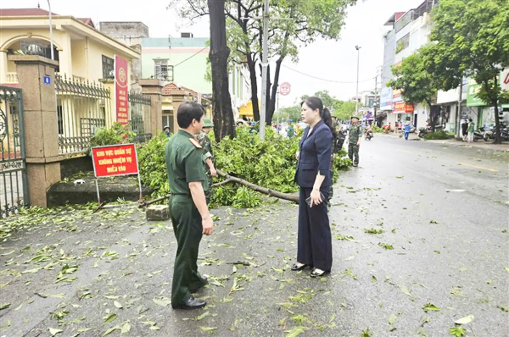 Huyện Gia Lâm: huy động 1.600 người ứng phó bão số 3