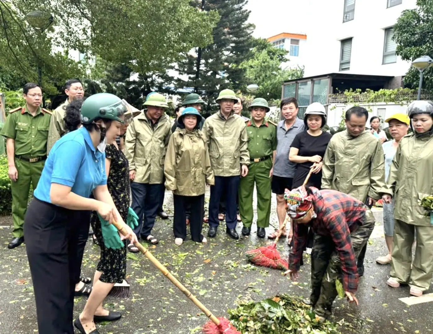 Bí thư Thành ủy Hà Nội kiểm tra, chỉ đạo khắc phục hậu quả sau bão