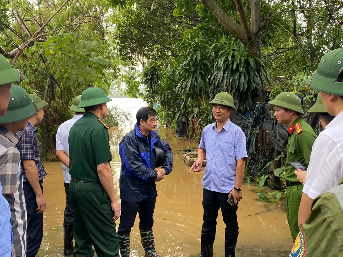 Quận Hoàng Mai chủ động các phương án sơ tán người dân ngoài đê