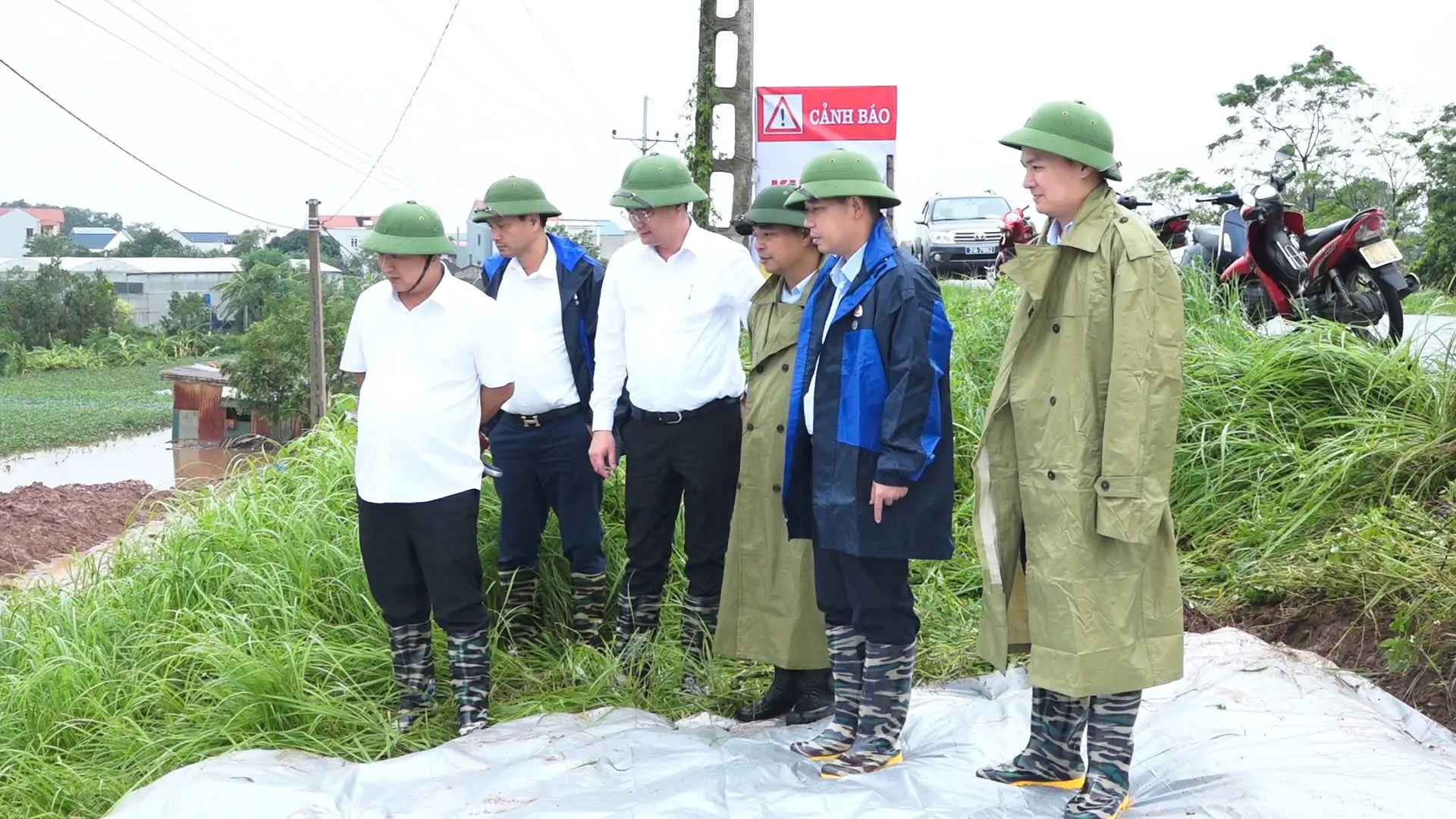 Kịp thời xử lý sự cố đê điều ở huyện Thanh Oai