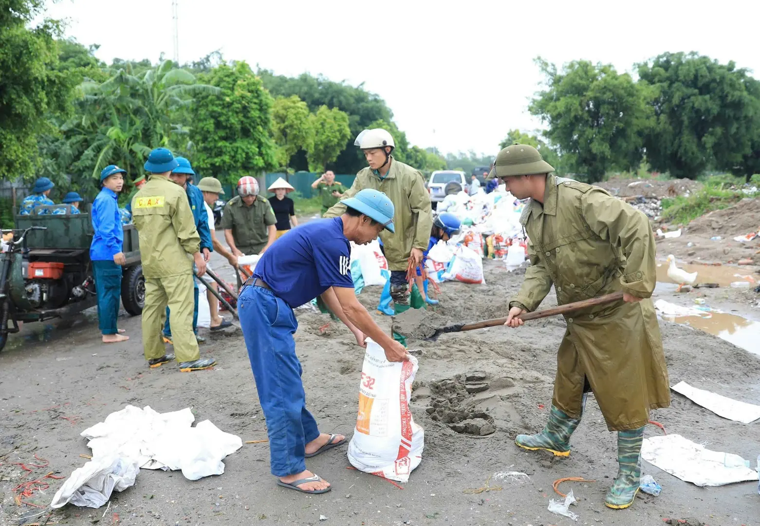 Huyện Thanh Trì: khắc phục kịp thời sự cố sau mưa bão