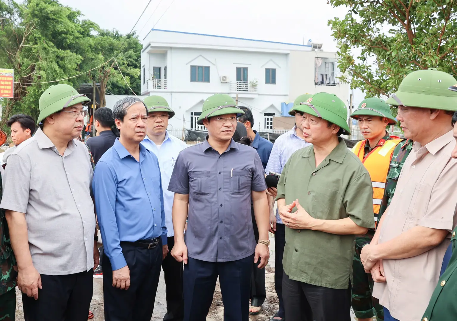 Phó Thủ tướng Trần Hồng Hà kiểm tra công tác phòng, chống mưa lũ tại Nam Định