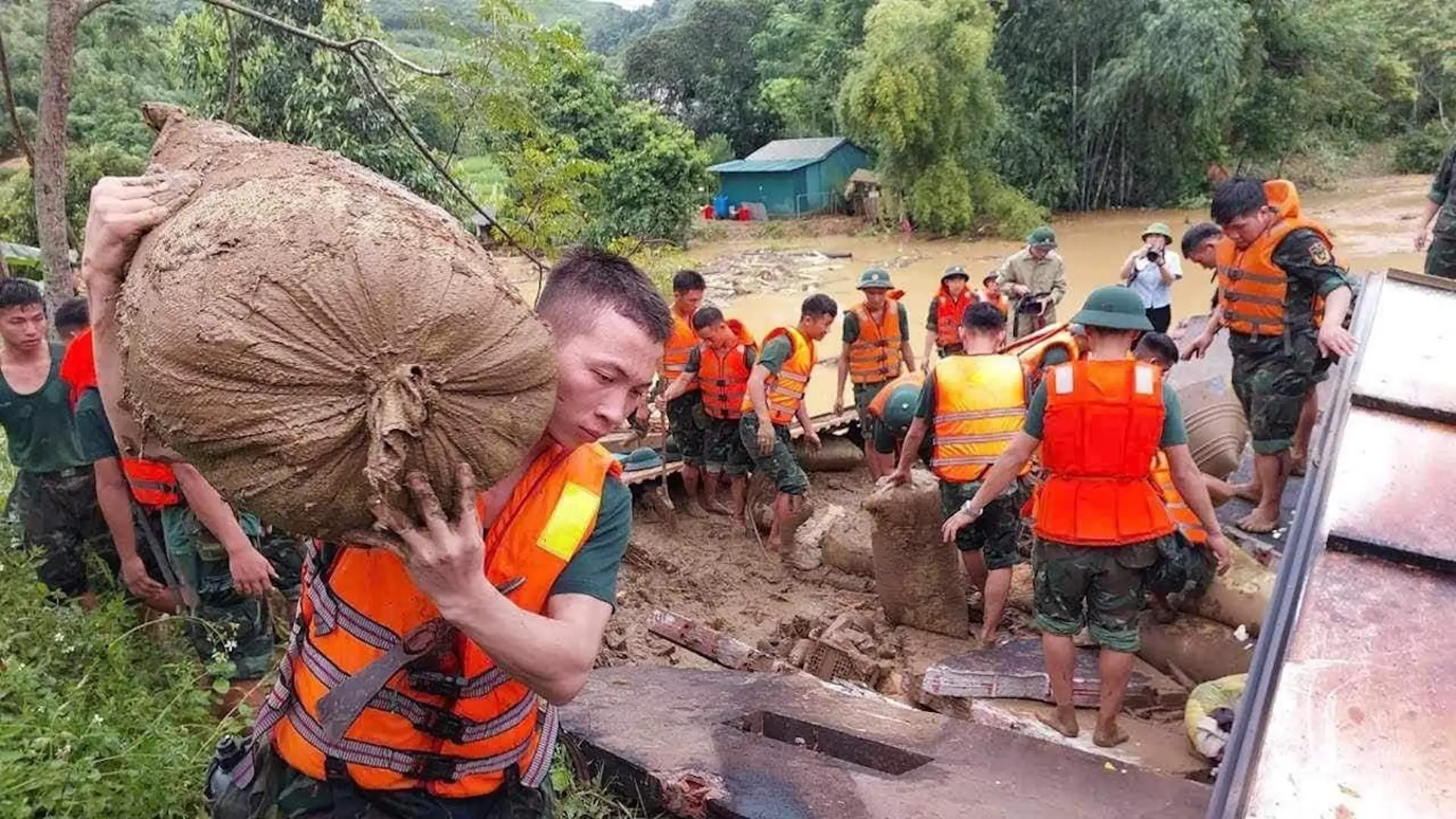 Miền Bắc thiệt hại nặng nề trong đợt mưa lũ lịch sử