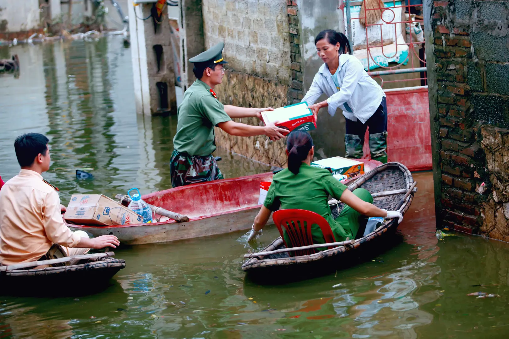 Tình người Hà Nội