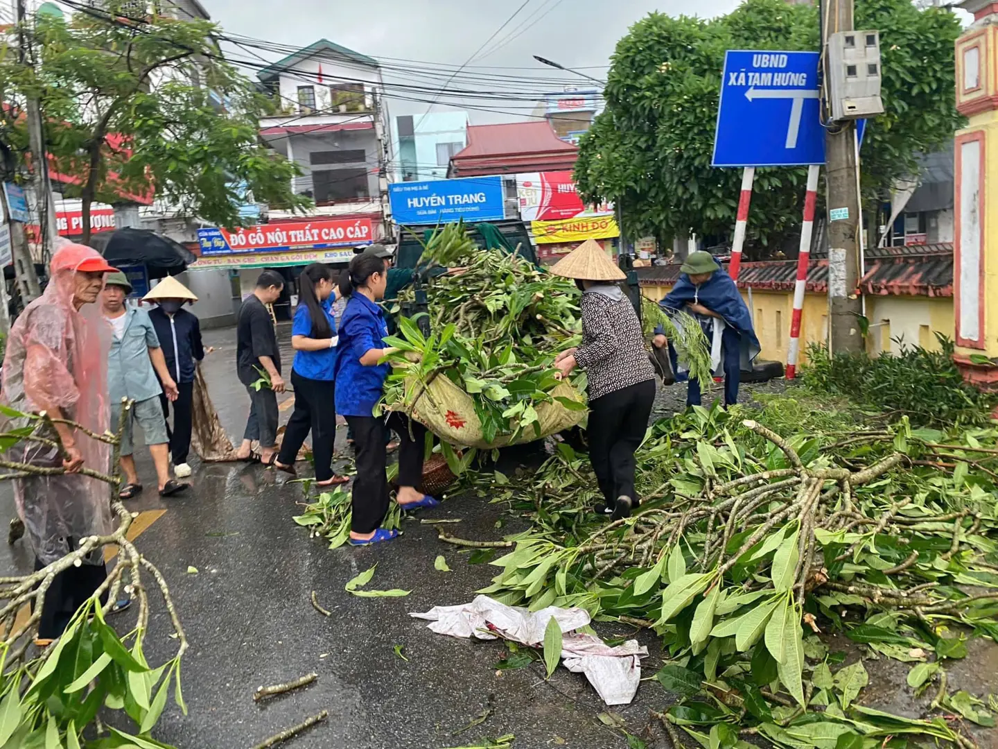 Thanh Oai: cán bộ và Nhân dân chung tay tổng vệ sinh môi trường 