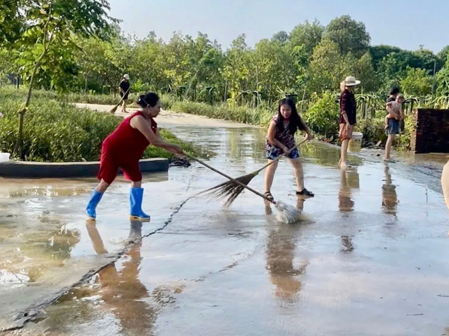 Huyện Sóc Sơn: mỗi người một chân một tay, tích cực tổng vệ sinh môi trường