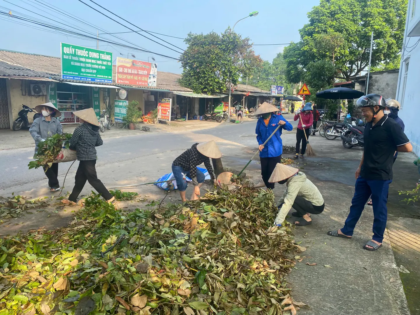 Sơn Tây tổng vệ sinh môi trường hậu bão số 3