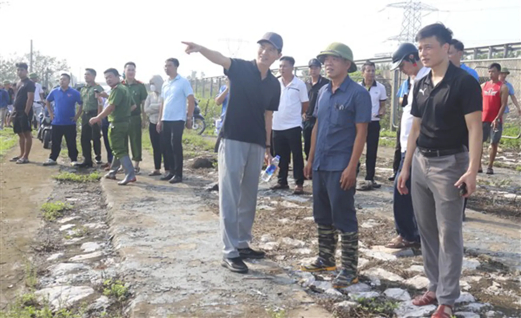 Huyện Gia Lâm: chủ động khắc phục các sự cố tràn đê, sạt lở