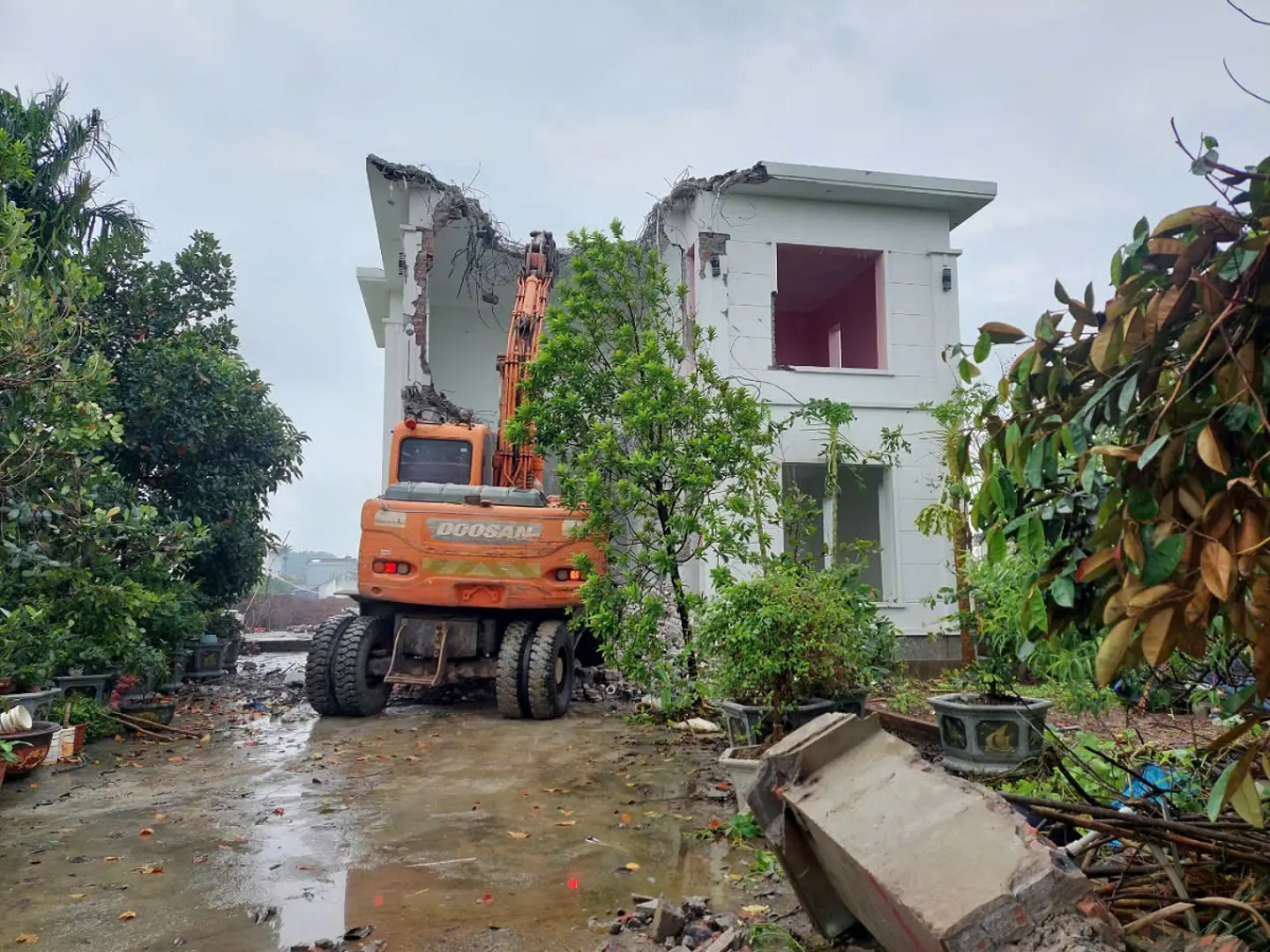 Huyện Chương Mỹ: cưỡng chế công trình vi phạm về đất đai tại xã Tiên Phương