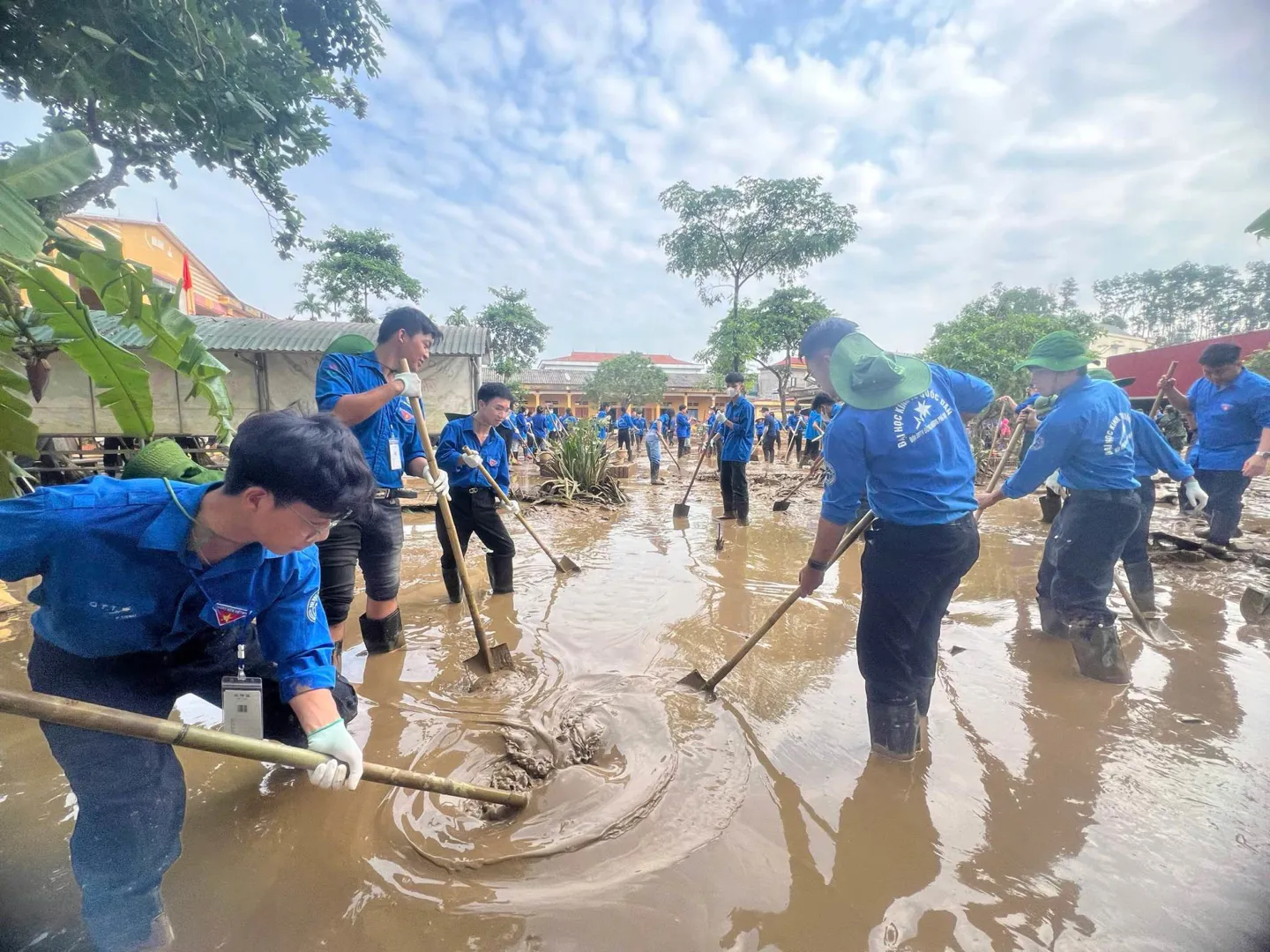 Đề xuất cơ sở giáo dục hỗ trợ sinh viên chịu thiệt hại bởi bão Yagi