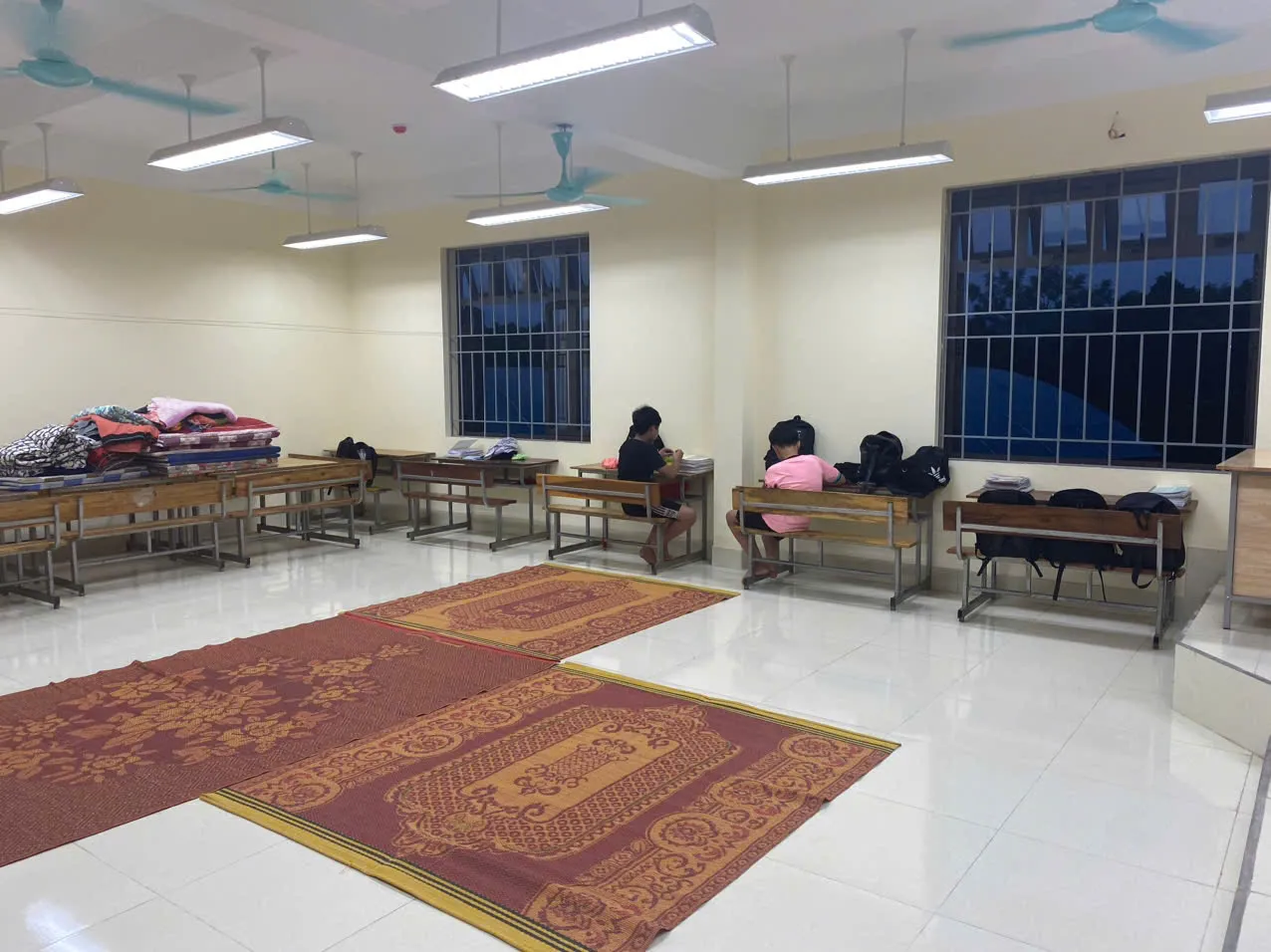 Huyện Mỹ Đức: Nỗ lực đưa học sinh đến trường trong điều kiện ngập úng