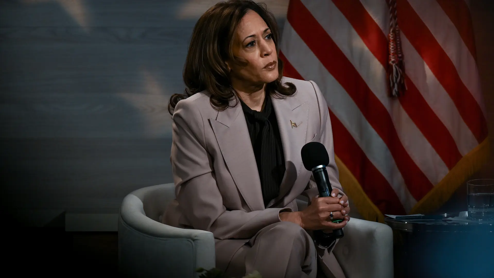 Bà Kamala Harris mất dần ủng hộ từ một thành phần cử tri quan trọng 