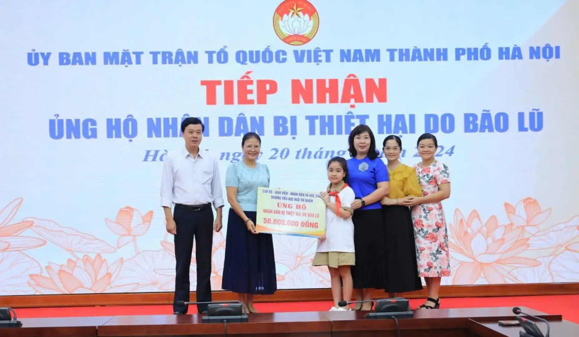 Hà Nội đã tiếp nhận 153 tỷ đồng ủng hộ các tỉnh thiệt hại do bão