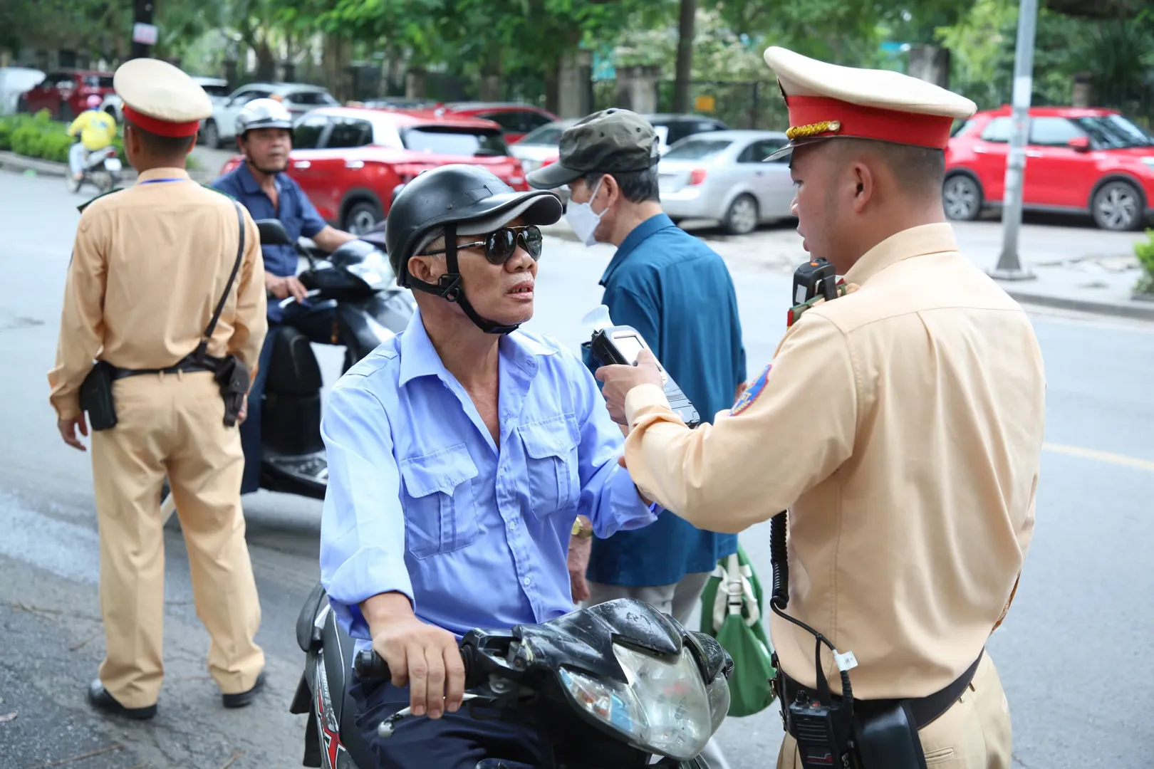 Hà Nội: Lực lượng CSGT xử phạt gần 6.000 "ma men"