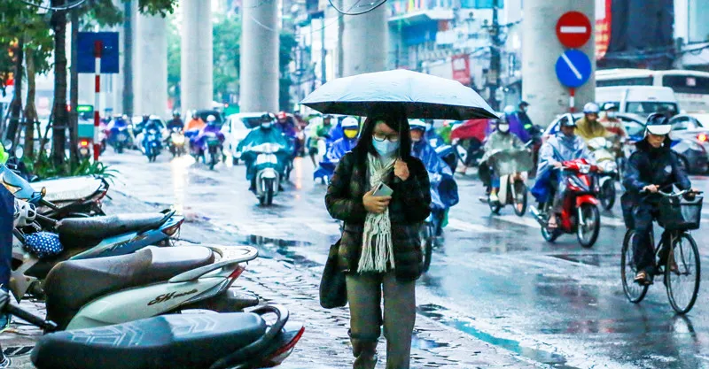 Không khí lạnh tiến sát biên giới, mưa lớn, có nơi còn 19 độ C