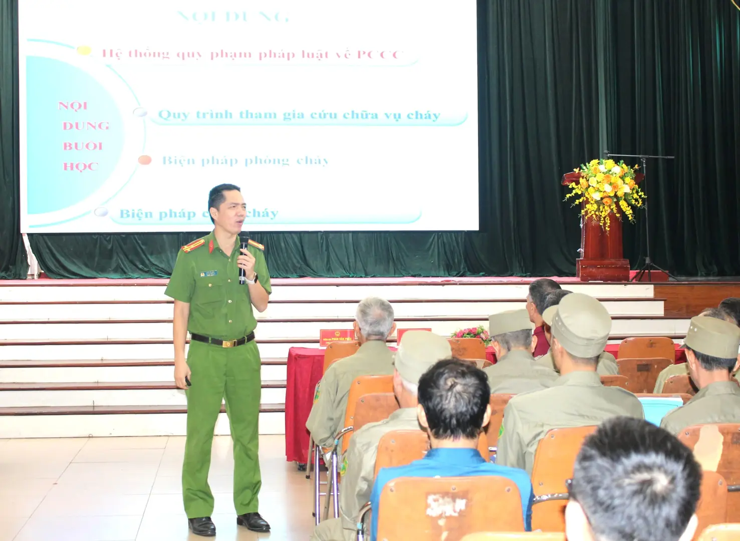 Quận Hai Bà Trưng: chủ động xử lý ngay từ đầu khi cháy, nổ xảy ra