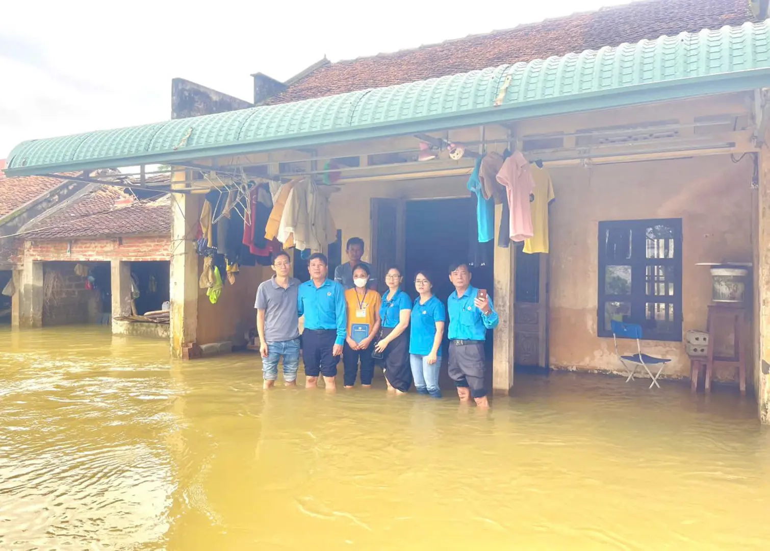 Kịp thời chăm lo cho người lao động để "không ai bị bỏ lại phía sau"