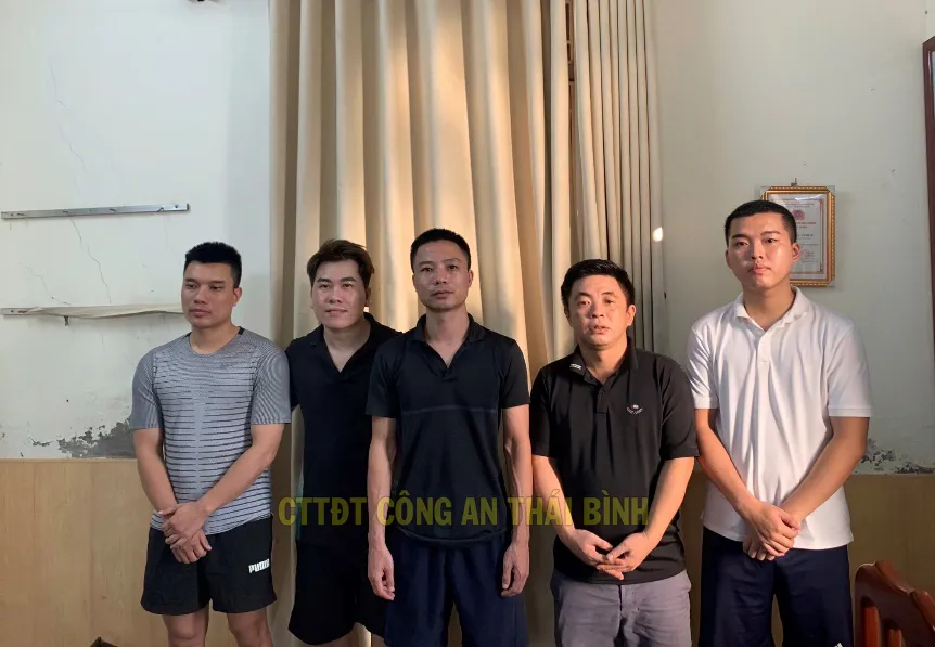 Khởi tố 5 đối tượng mua bán, tổ chức sử dụng trái phép chất ma túy