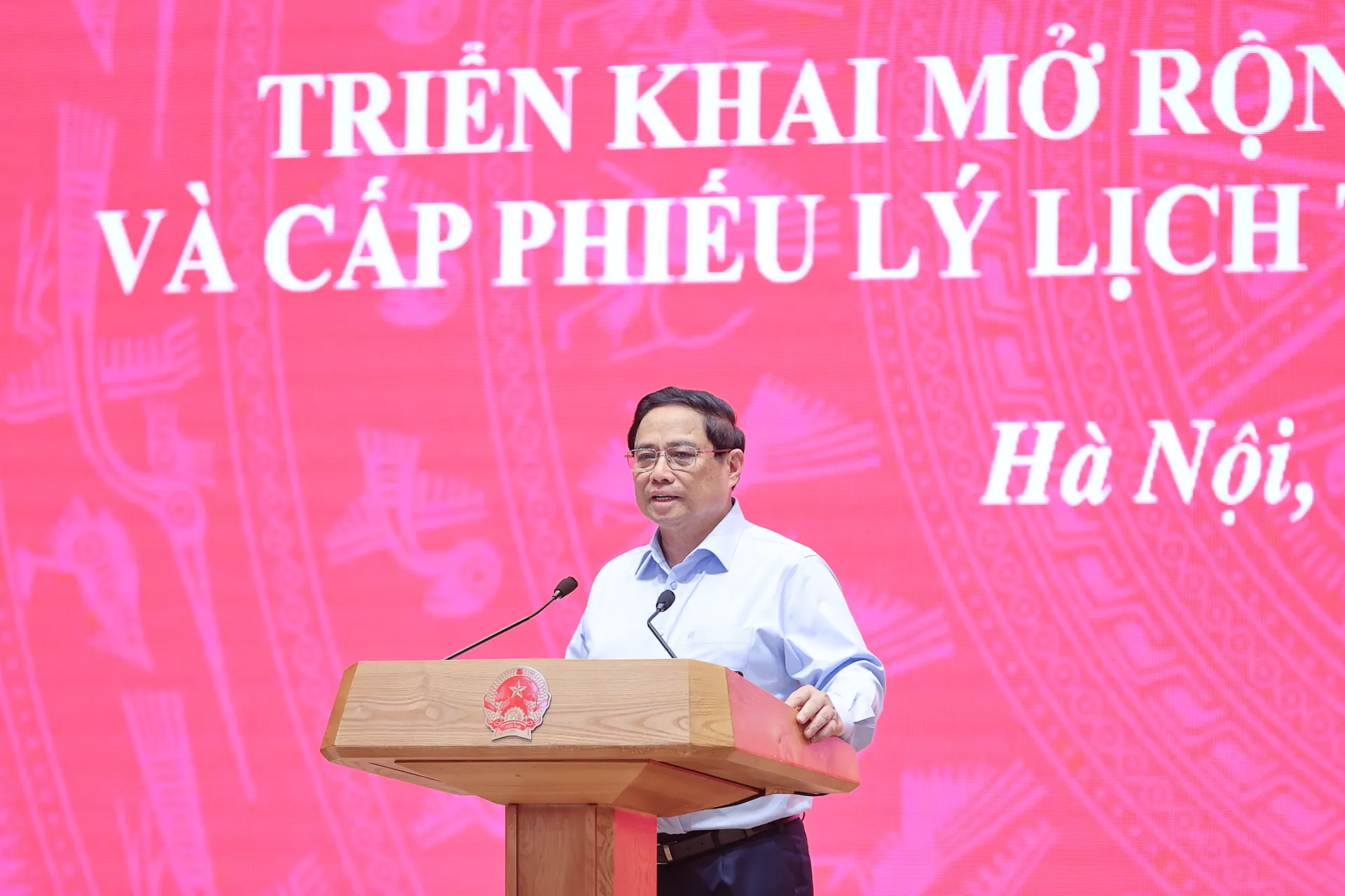 Thủ tướng Chính phủ: phấn đấu đến năm 2025, 40 triệu người dân sử dụng sổ sức khỏe điện tử
