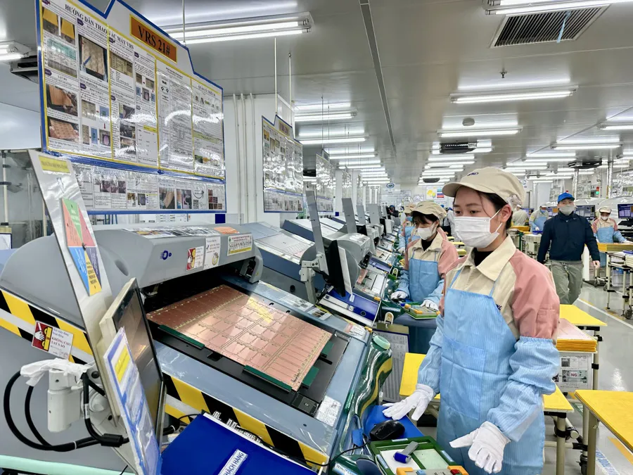 Chủ tịch Hà Nội yêu cầu tập trung nguồn lực khôi phục nhanh sản xuất