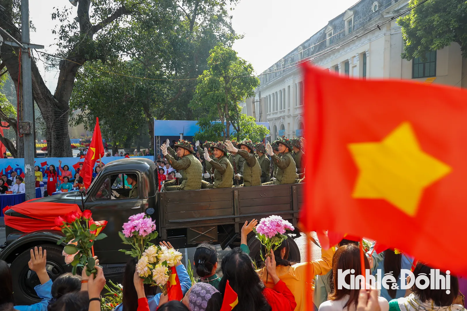 Đạo diễn Hoàng Công Cường chia sẻ sân khấu dài 1,7km của chương trình nghệ thuật "Ngày hội Văn hóa vì hòa bình"