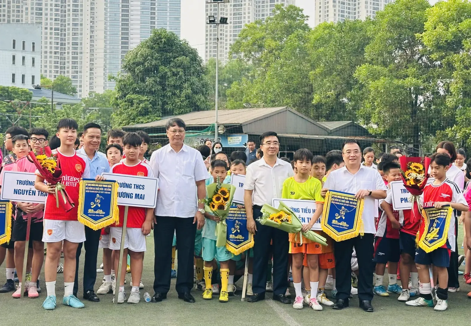 Khai mạc giải bóng đá quận Thanh Xuân chào mừng 70 năm Giải phóng Thủ đô