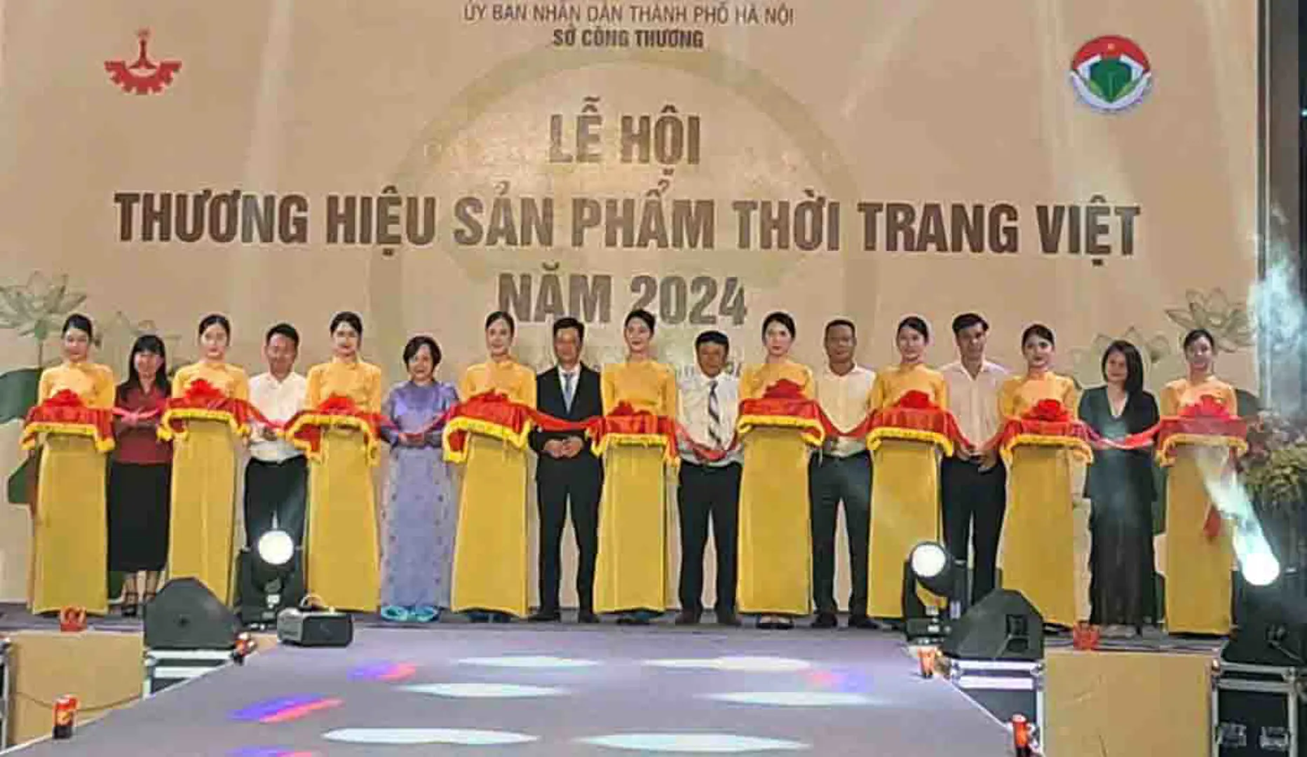 Khai mạc Lễ hội Thương hiệu sản phẩm thời trang Việt Nam 2024