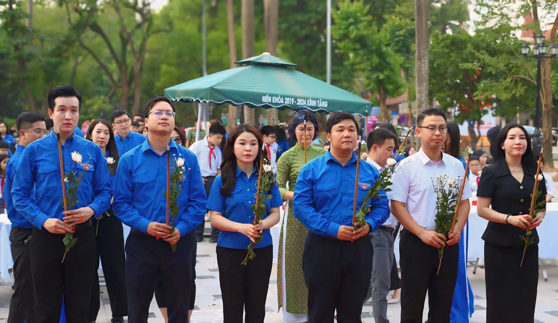 Sinh hoạt truyền thống kỷ niệm 110 năm Ngày sinh Anh hùng Lý Tự Trọng