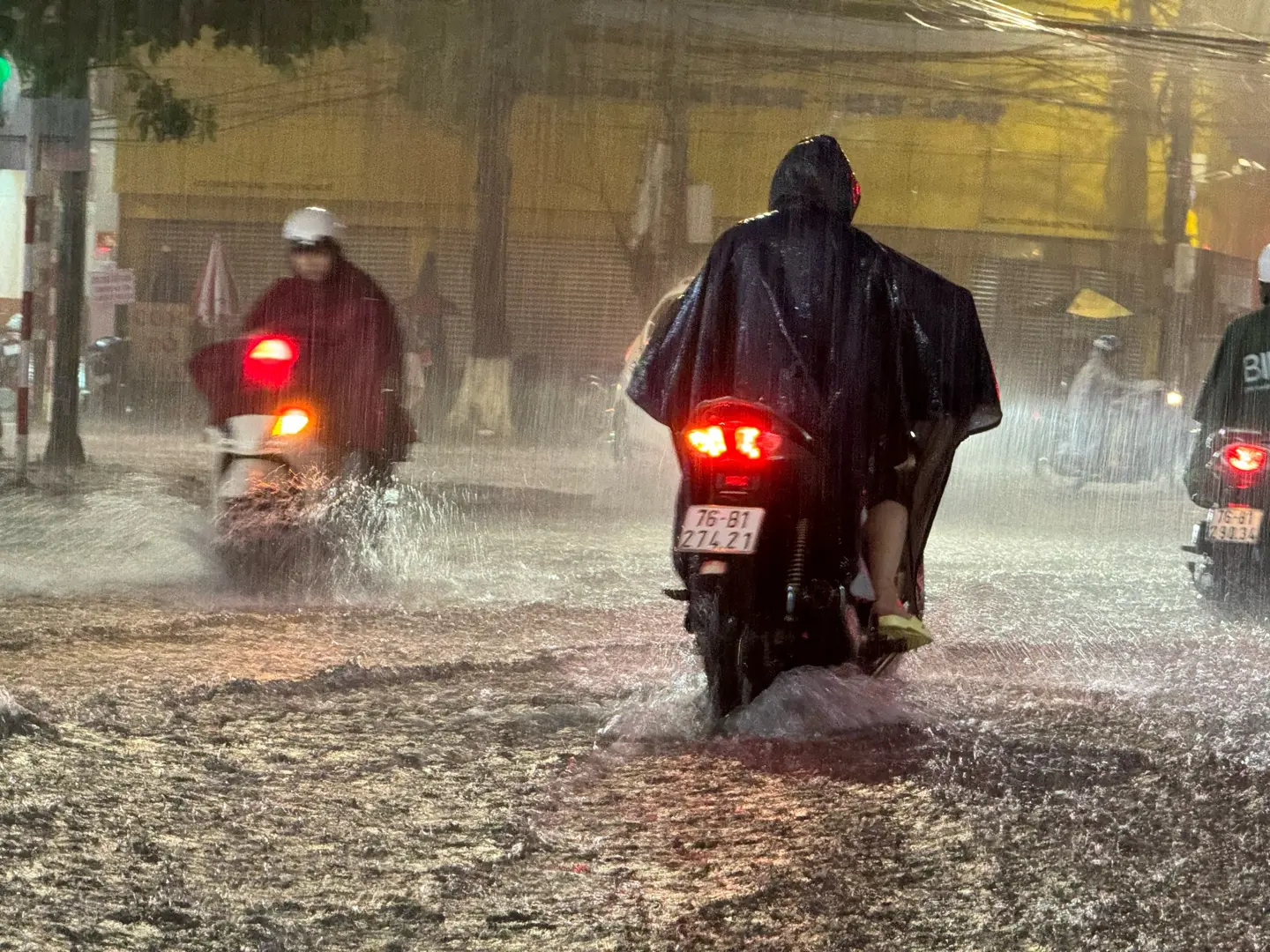 Quảng Ngãi cảnh báo sạt lở đất, lũ quét do mưa lớn