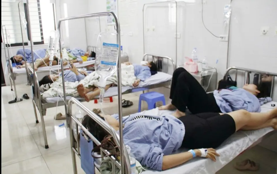 Điều tra vụ 46 công nhân nghi ngộ độc sau liên hoan 20/10