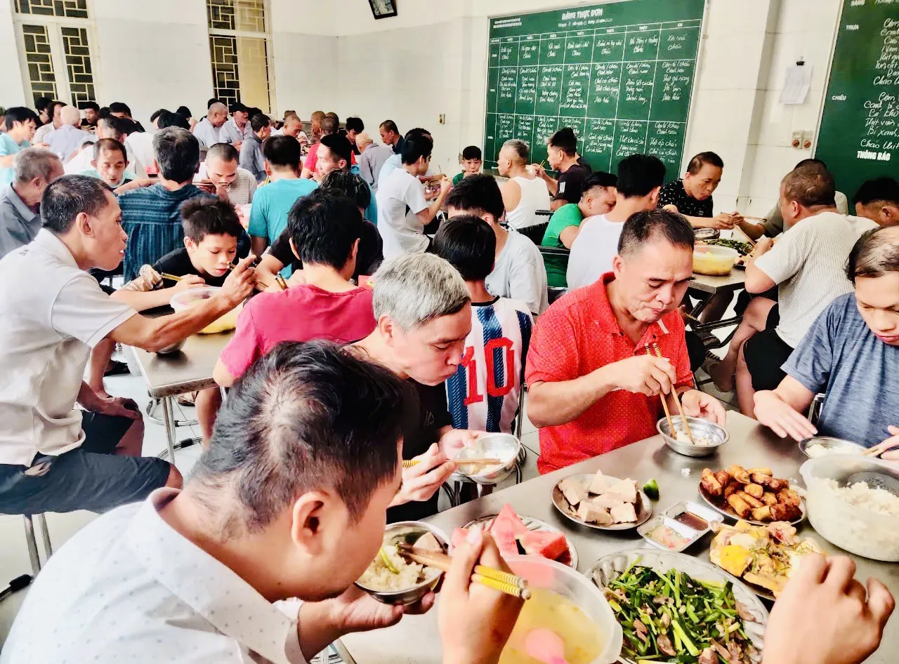 Mái nhà yêu thương của những người lang thang