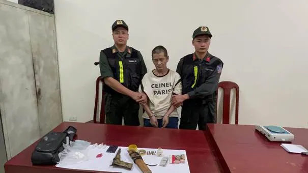 Đối tượng buôn ma túy dùng dao nhọn và súng tự chế chống trả công an