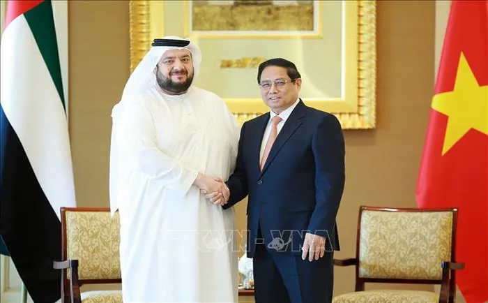 Thủ tướng đề nghị UAE giúp xây dựng trung tâm tài chính quốc tế tại VN