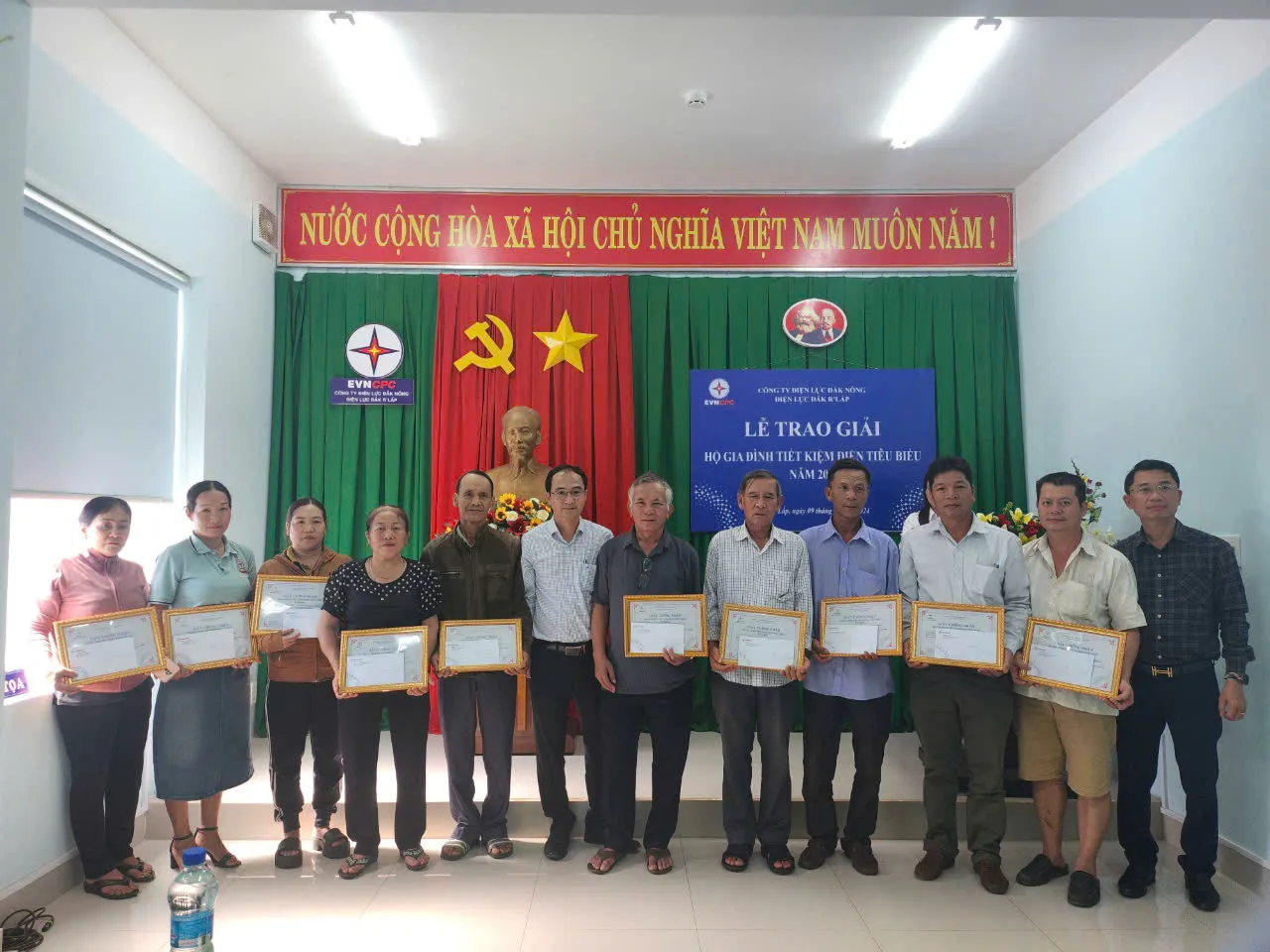 Hơn 8.000 khách hàng tham gia chương trình “Hộ gia đình tiết kiệm điện năm 2024”