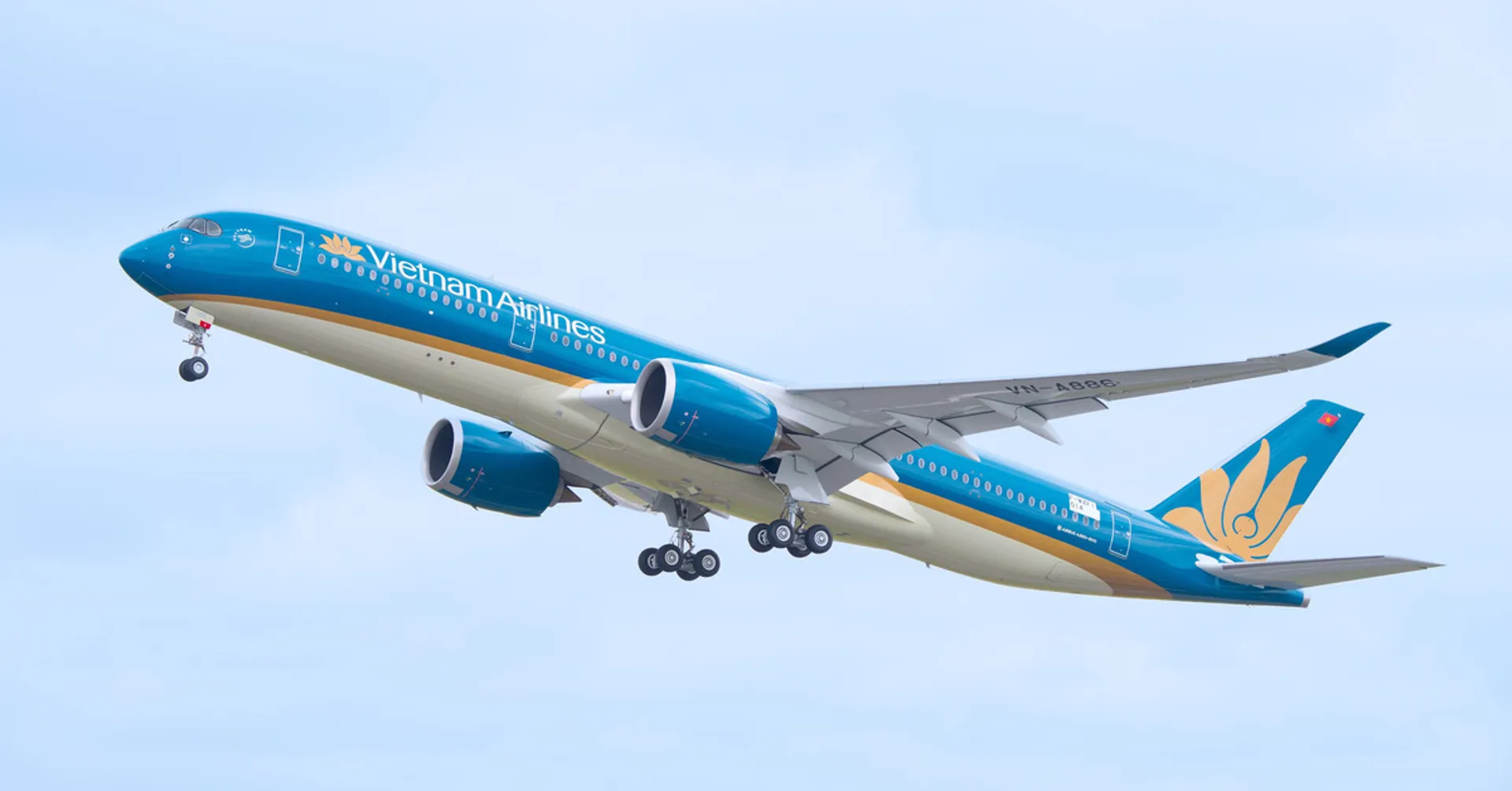 Thị trường giảm điểm, cổ phiếu Vietnam Airlines vẫn bay cao